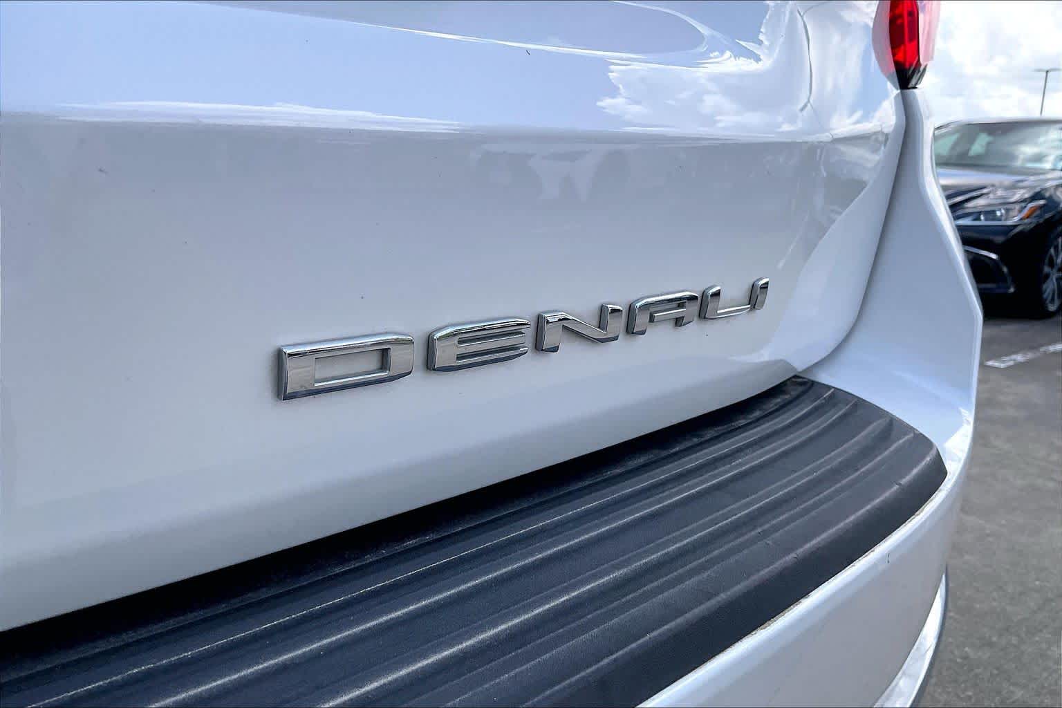 2024 GMC Yukon Denali Denali White Frost Tricoat at Group 1 GMC Buick South