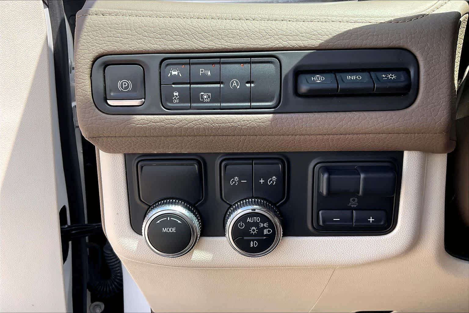2024 GMC Yukon Denali Denali White Frost Tricoat at Group 1 GMC Buick South