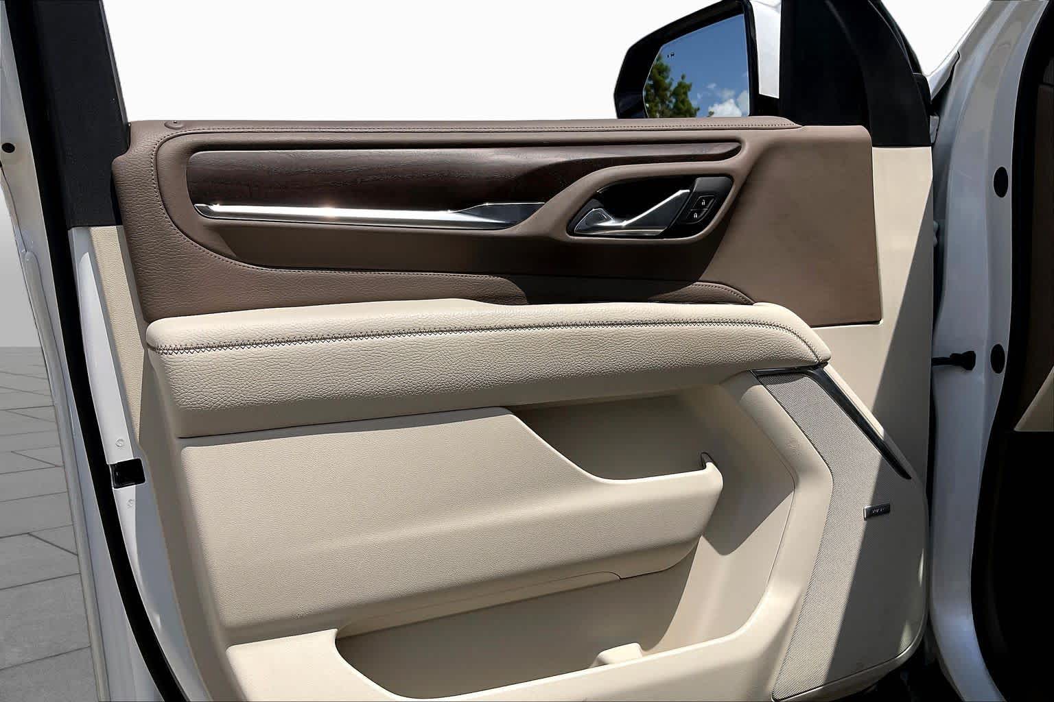 2024 GMC Yukon Denali Denali White Frost Tricoat at Group 1 GMC Buick South
