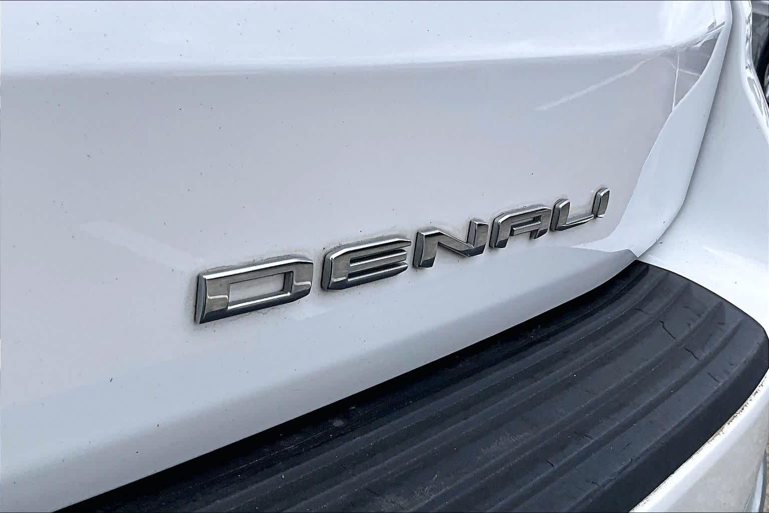 2022 GMC Yukon Denali Denali Summit White at Lexus Southwest Houston