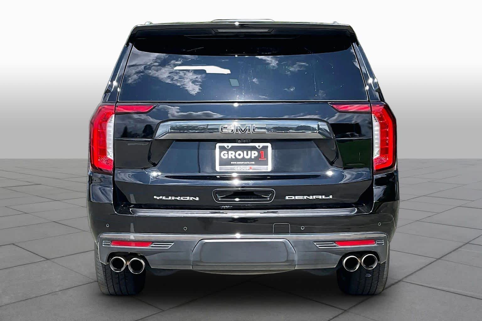 2024 GMC Yukon Denali Ultimate photo 5 of 35