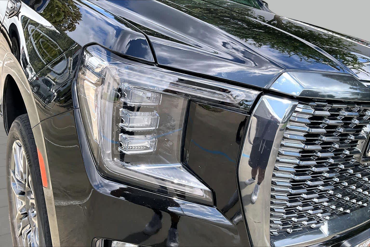 2024 GMC Yukon Denali Ultimate photo 26 of 35