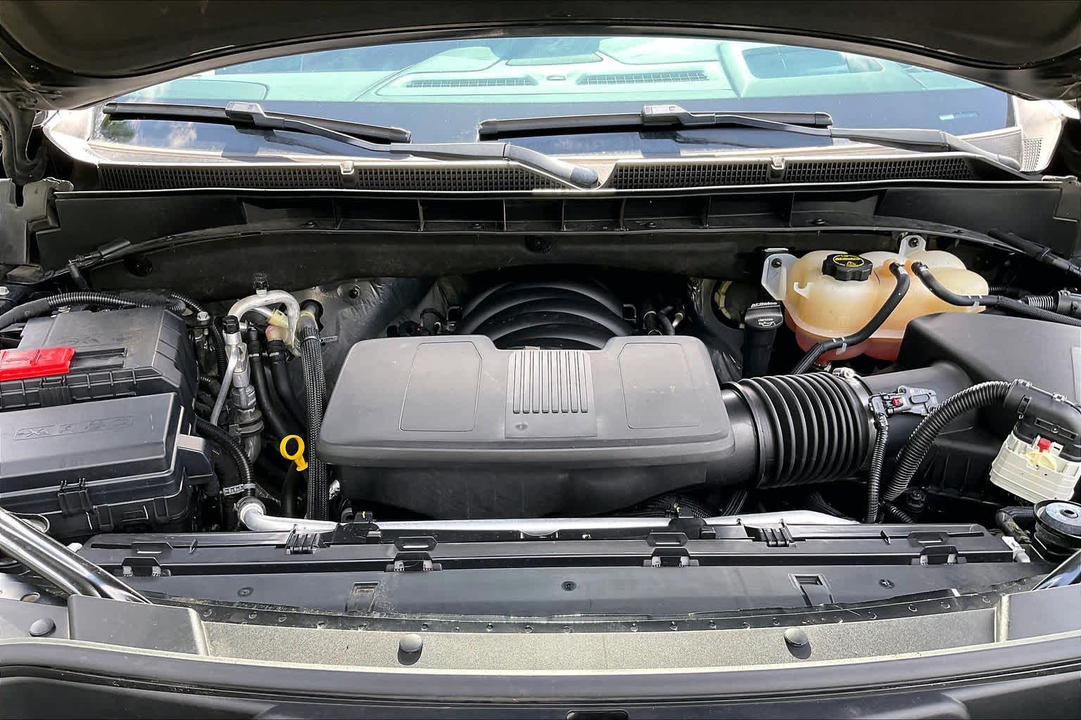 2024 GMC Yukon Denali Ultimate photo 30 of 35