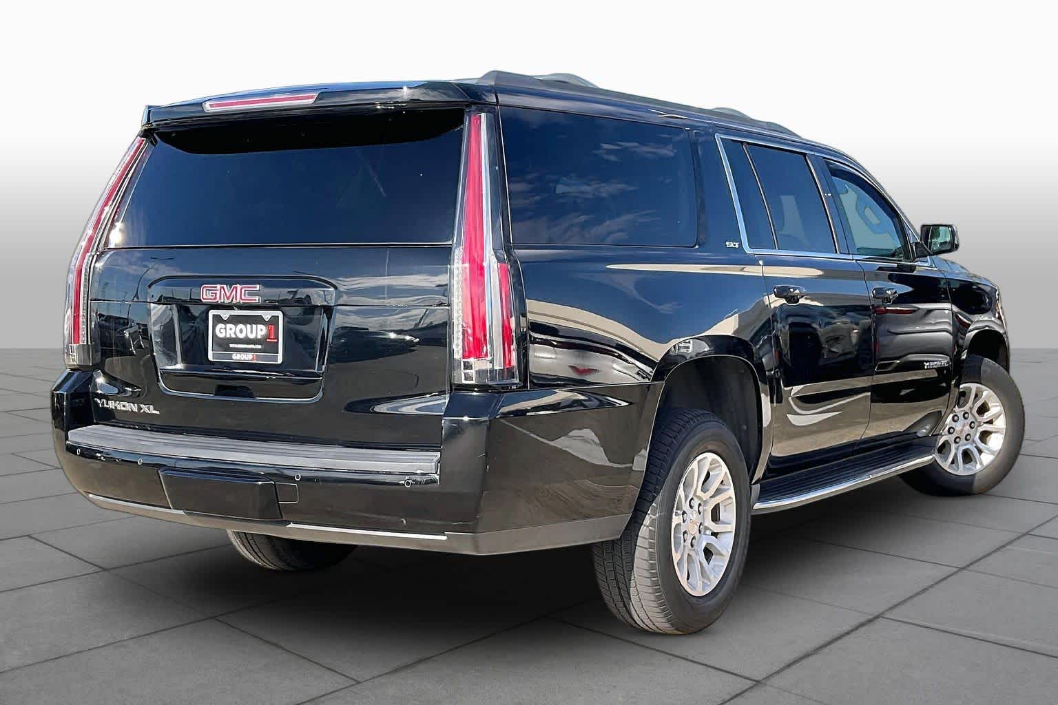 2018 GMC Yukon XL photo 12 of 35