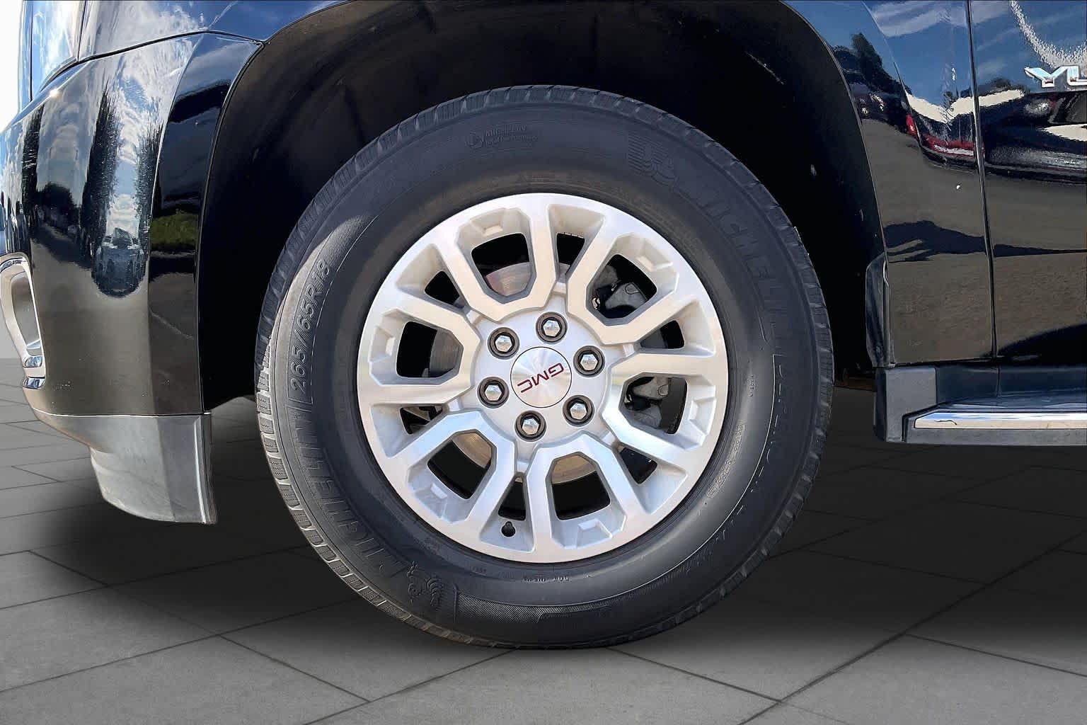 2018 GMC Yukon XL photo 10 of 35