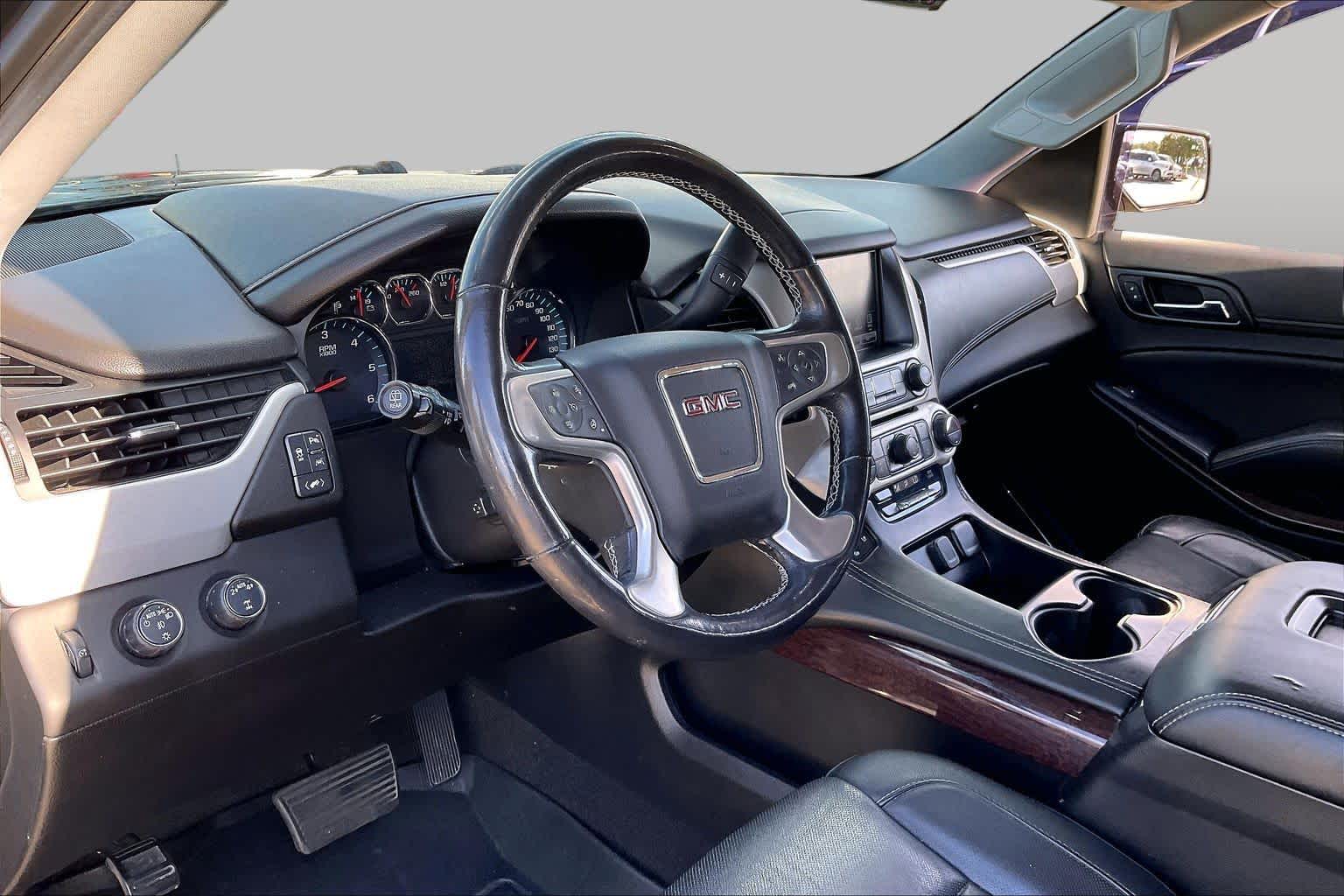 2018 GMC Yukon XL photo 16 of 35
