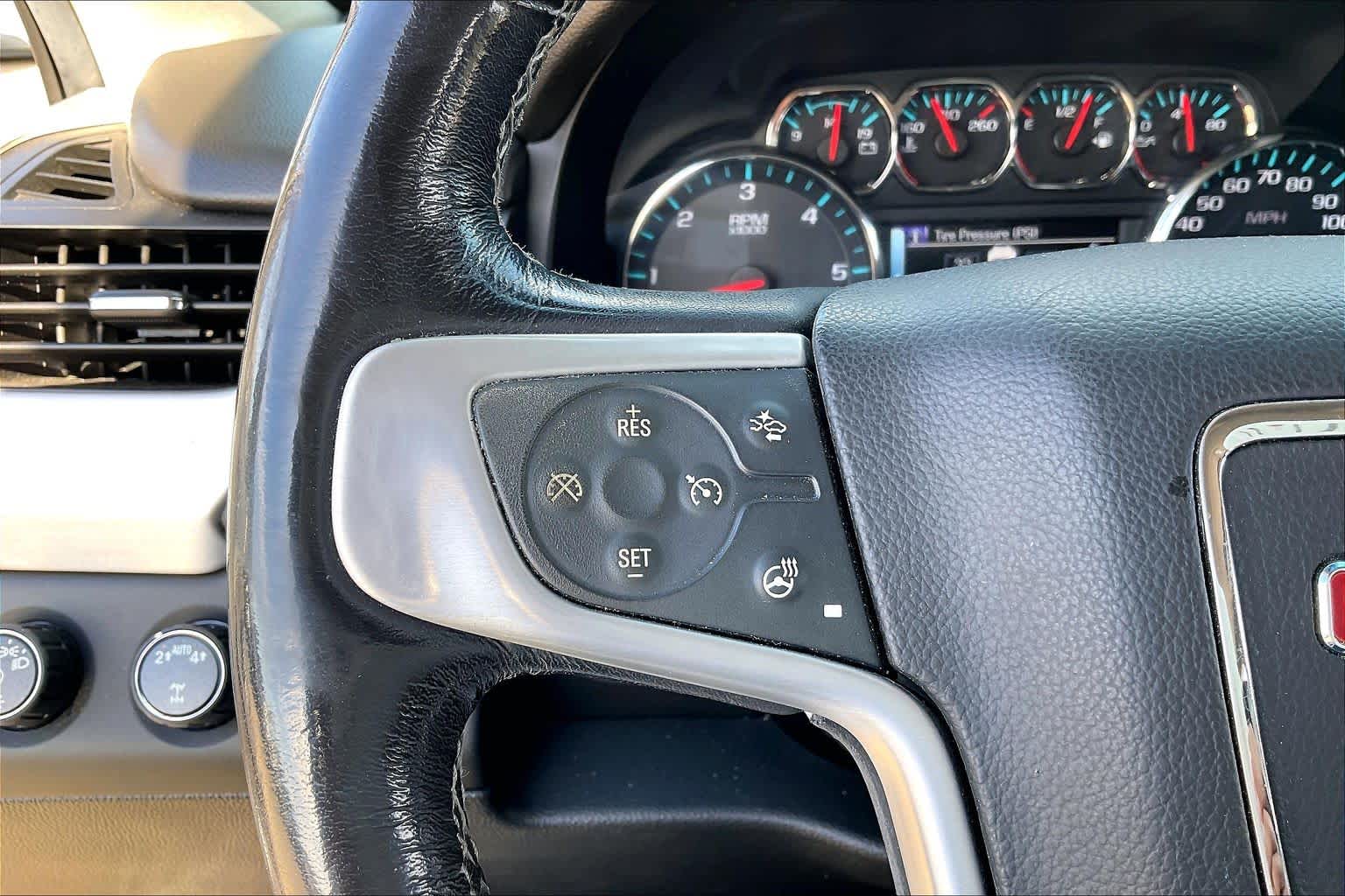 2018 GMC Yukon XL photo 22 of 35