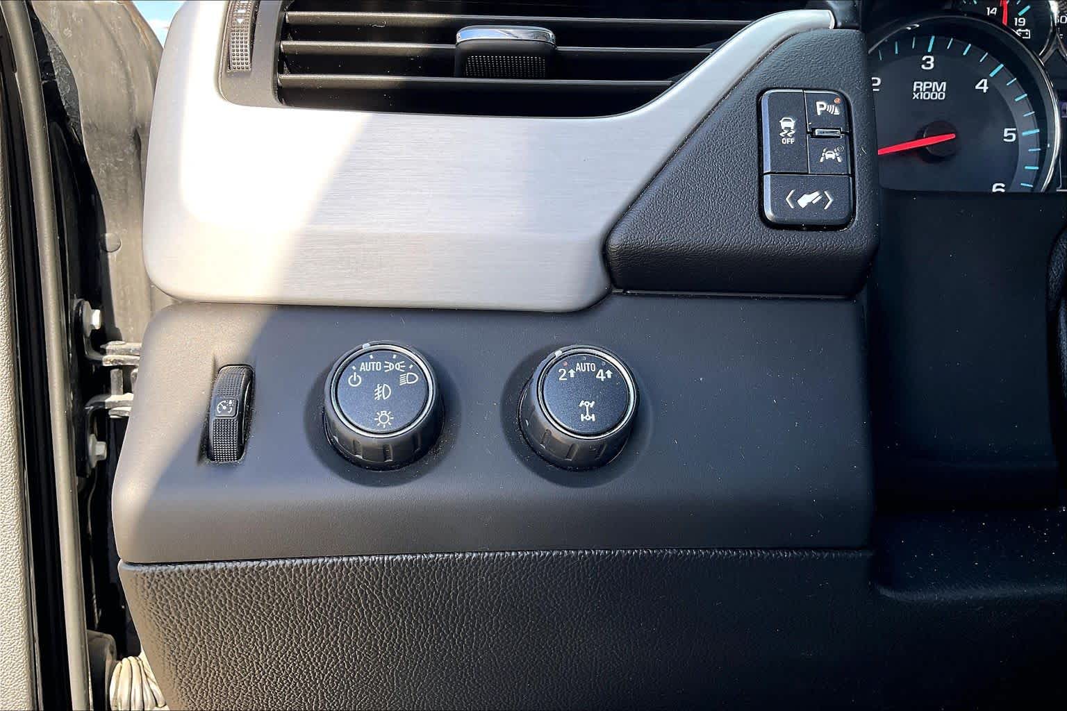 2018 GMC Yukon XL photo 34 of 35