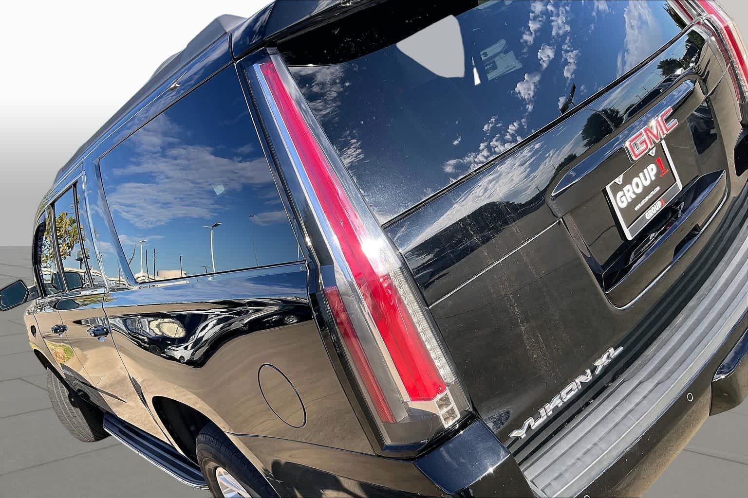 2018 GMC Yukon XL photo 27 of 35