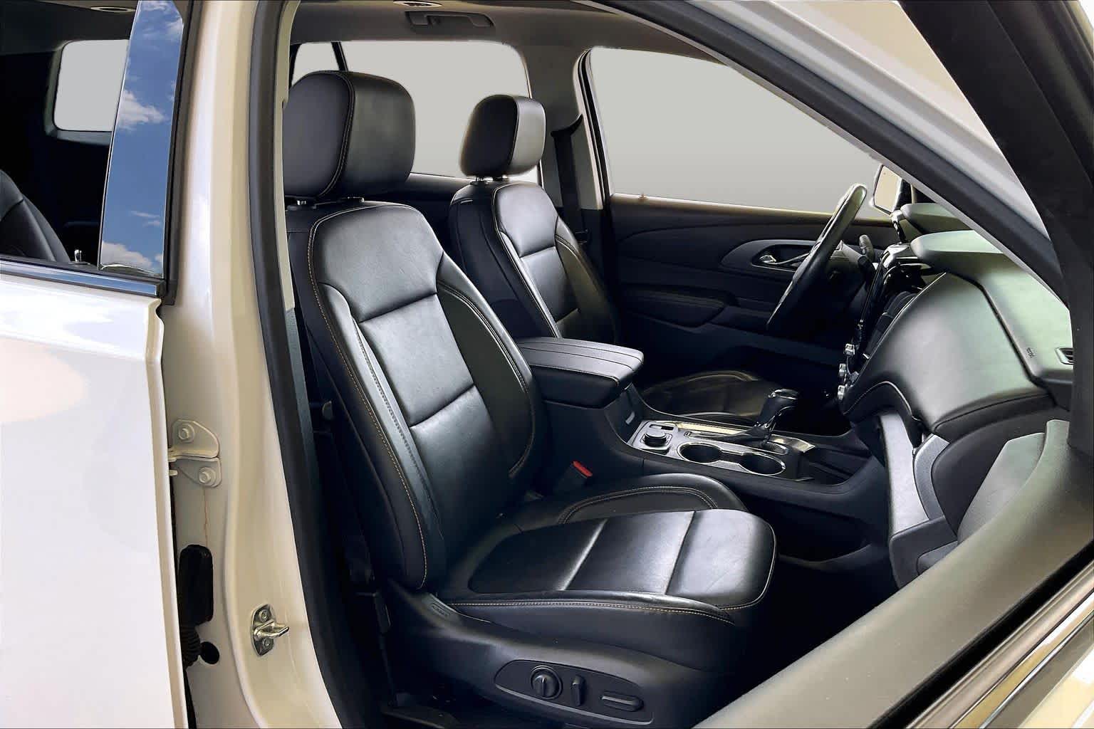 2020 Chevrolet Traverse Premier Iridescent Pearl Tricoat at Auto Boutique Texas