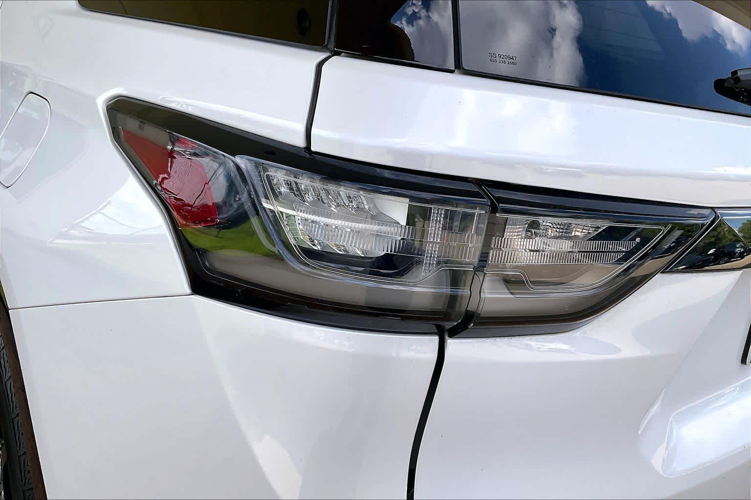 2020 Chevrolet Traverse Premier Iridescent Pearl Tricoat at Auto Boutique Texas