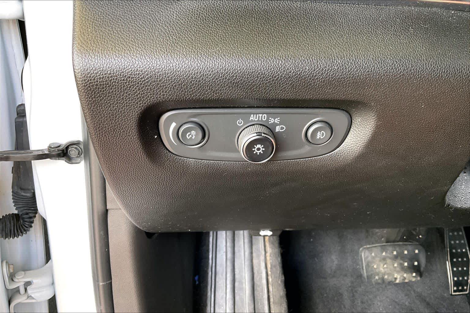 2020 Chevrolet Traverse Premier Iridescent Pearl Tricoat at Auto Boutique Texas