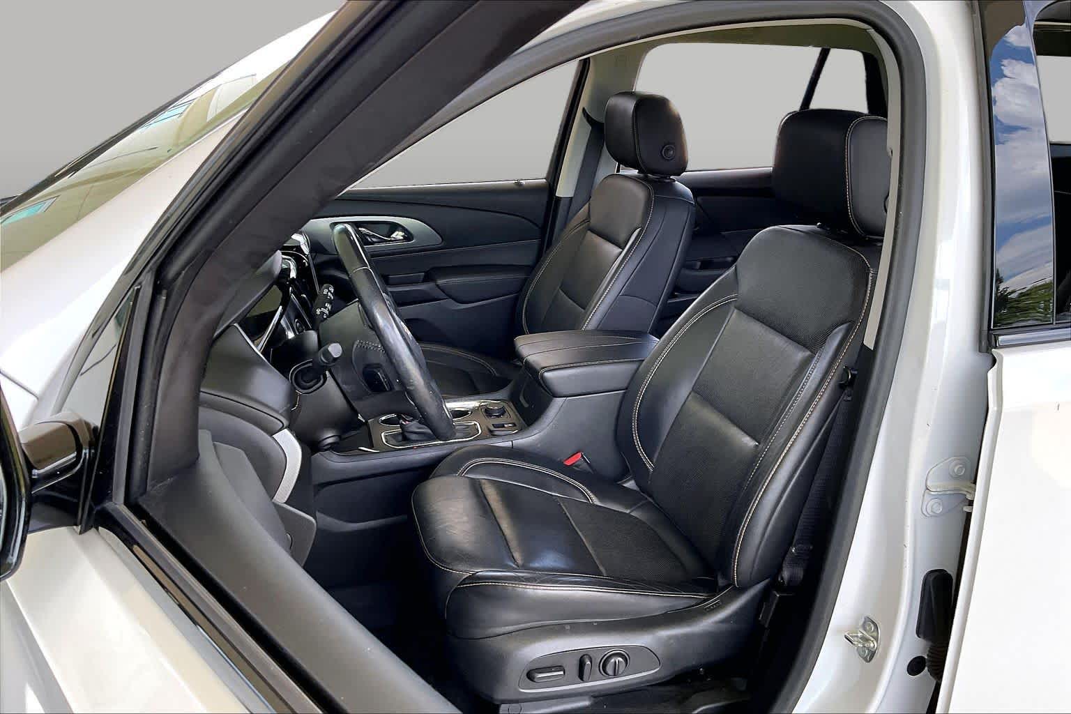 2020 Chevrolet Traverse Premier Iridescent Pearl Tricoat at Auto Boutique Texas