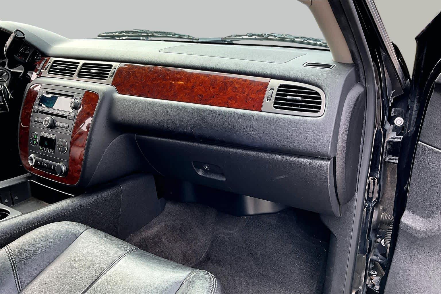 2013 Chevrolet Tahoe photo 17 of 35