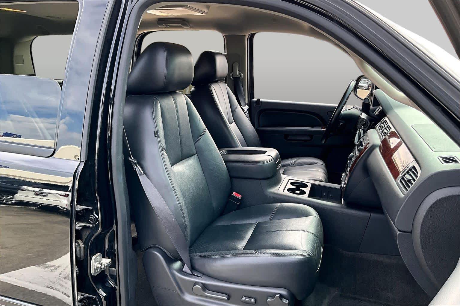 2013 Chevrolet Tahoe photo 8 of 35