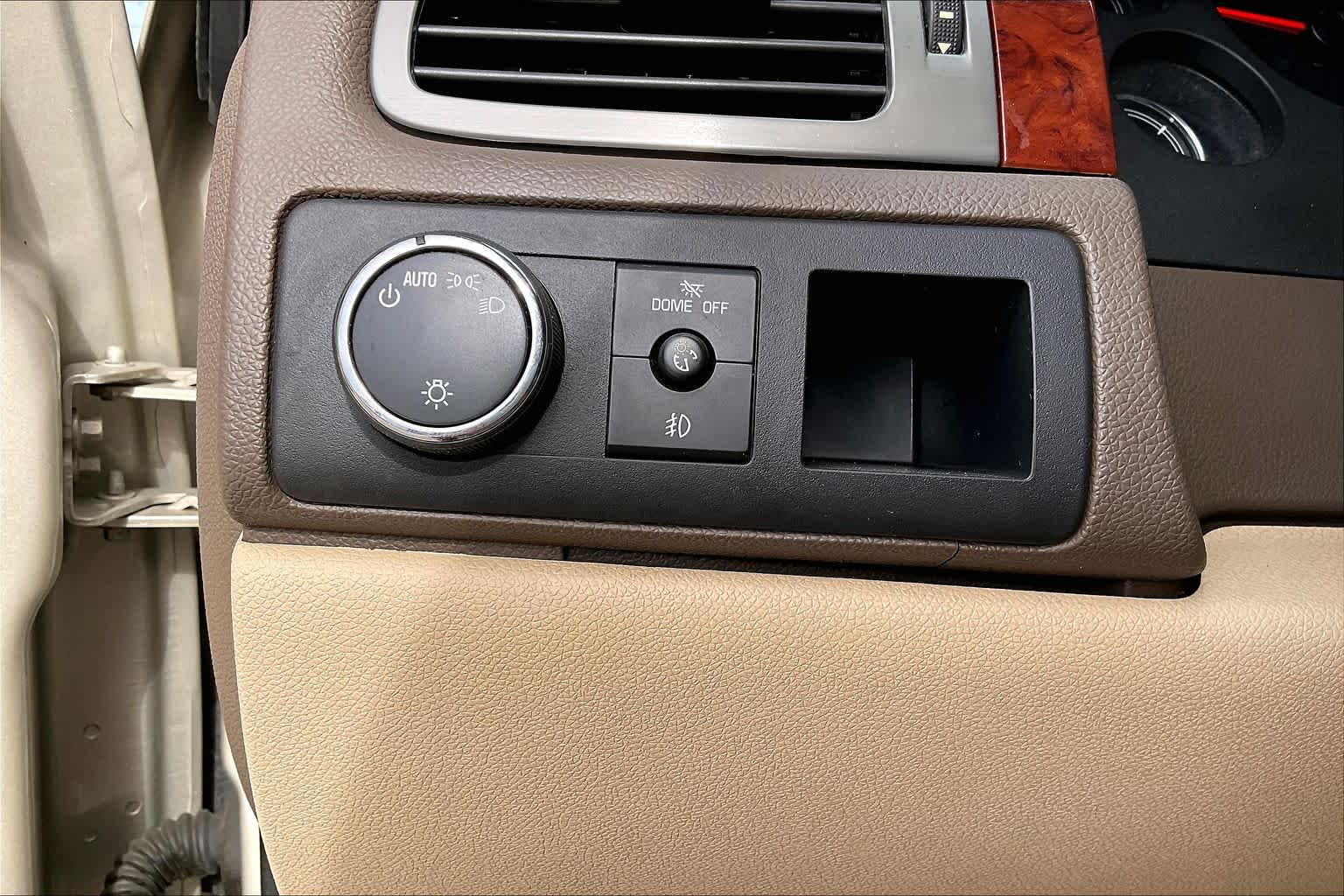 2013 Chevrolet Tahoe photo 33 of 35