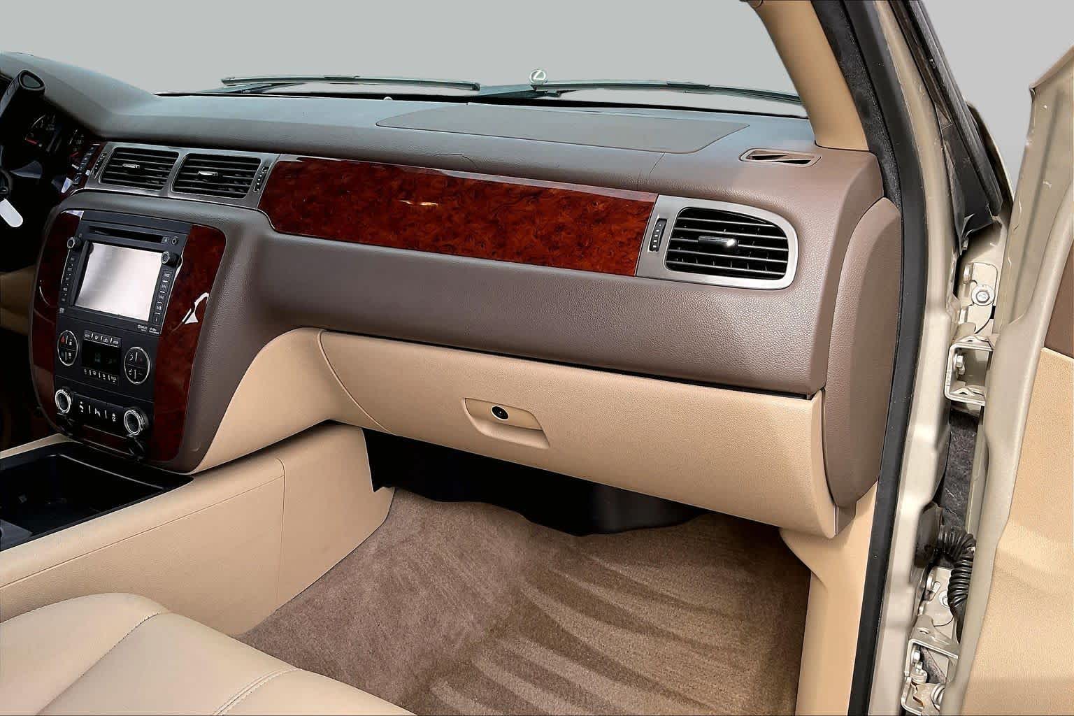 2013 Chevrolet Tahoe photo 17 of 35