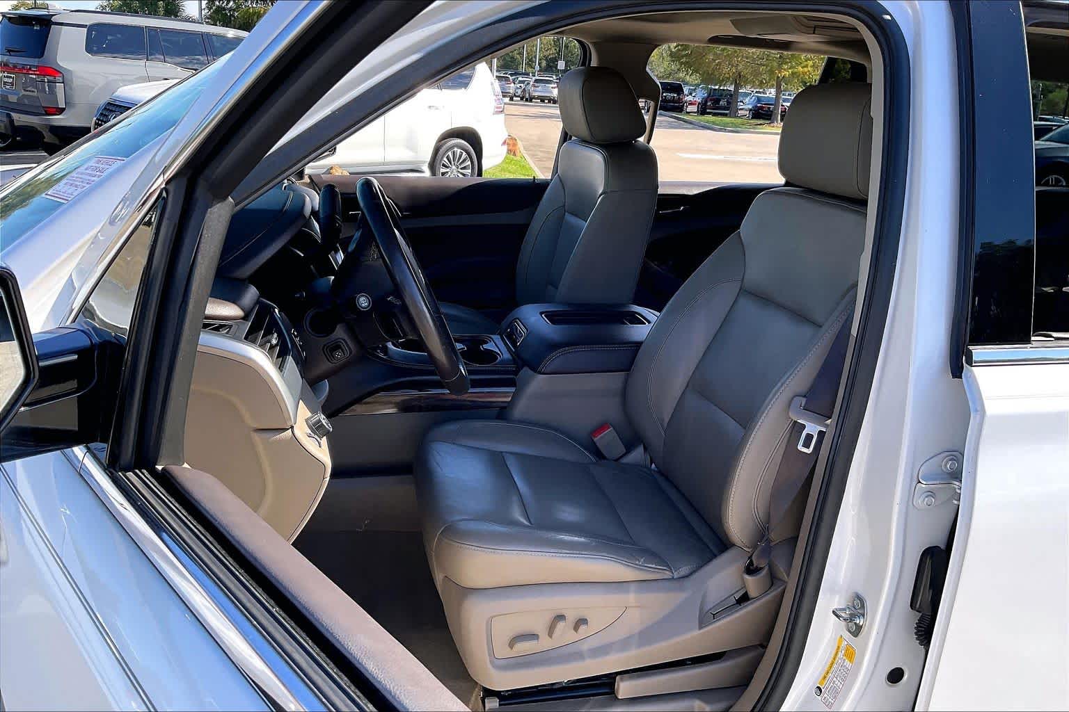 2019 Chevrolet Tahoe LT Iridescent Pearl Tricoat at AutoNation Ford Gulf Fwy