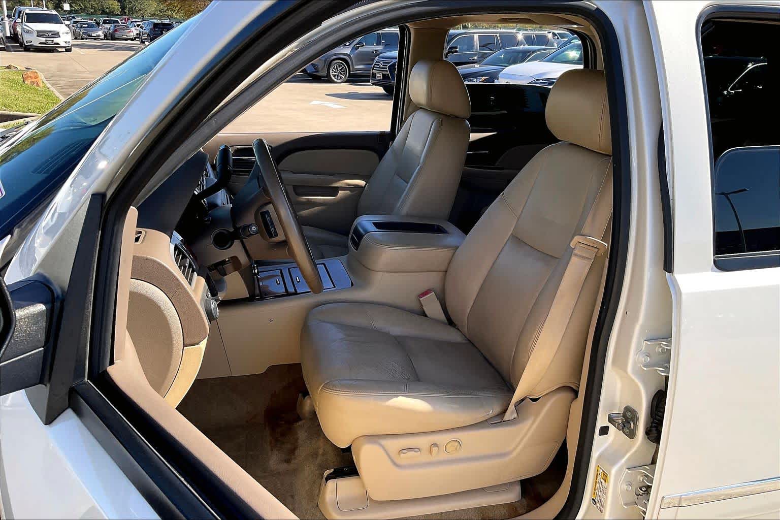 2013 Chevrolet Tahoe LTZ White Diamond Tricoat at Honda of Clear Lake