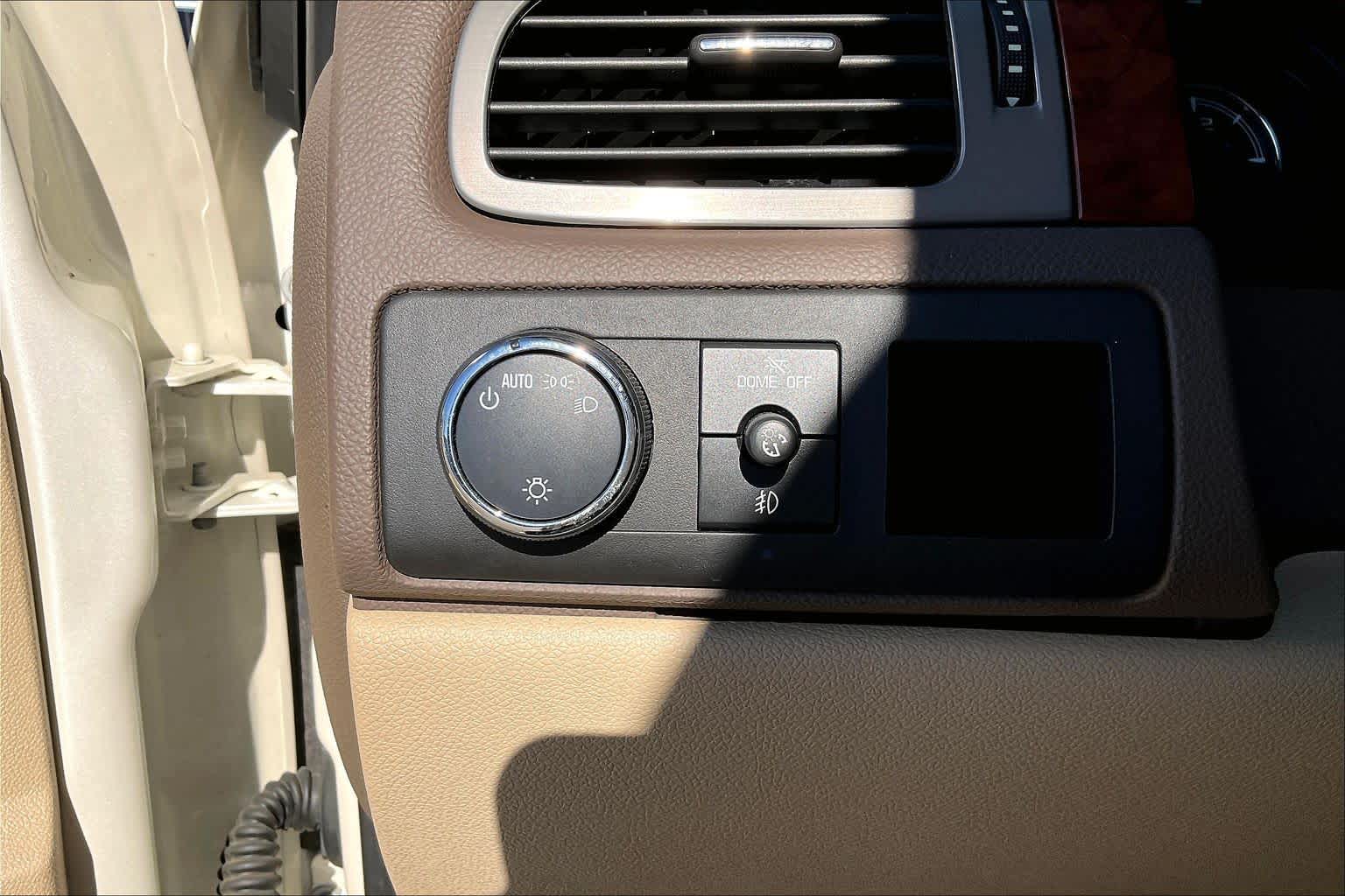 2013 Chevrolet Tahoe LTZ White Diamond Tricoat at Honda of Clear Lake