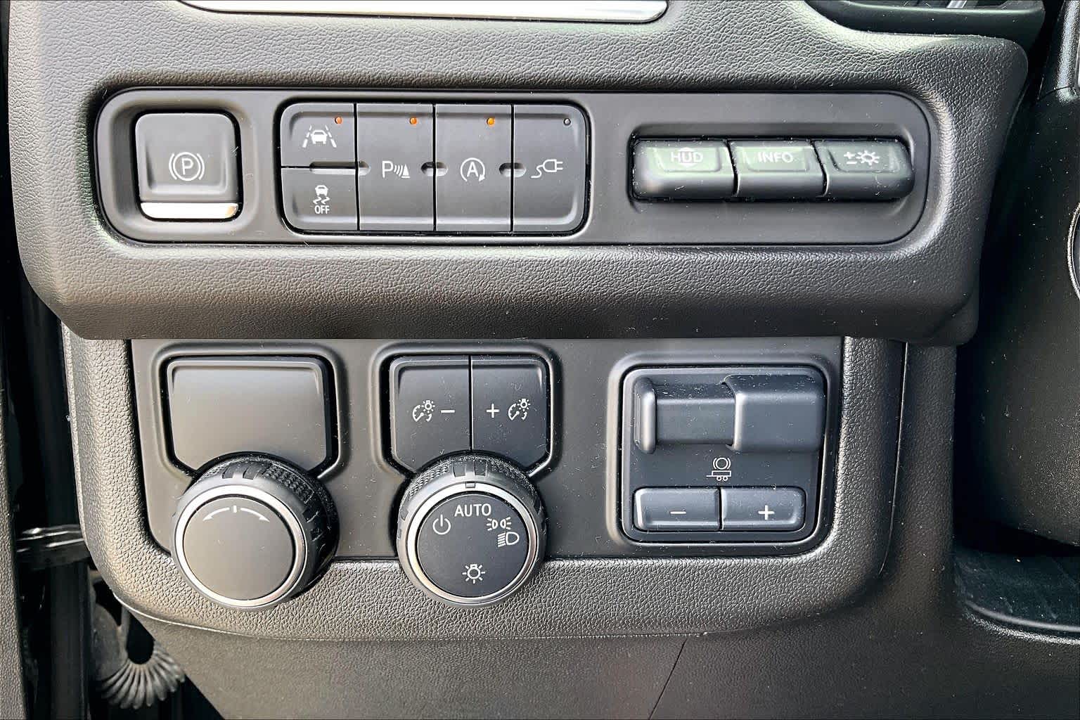 2021 Chevrolet Tahoe photo 31 of 32