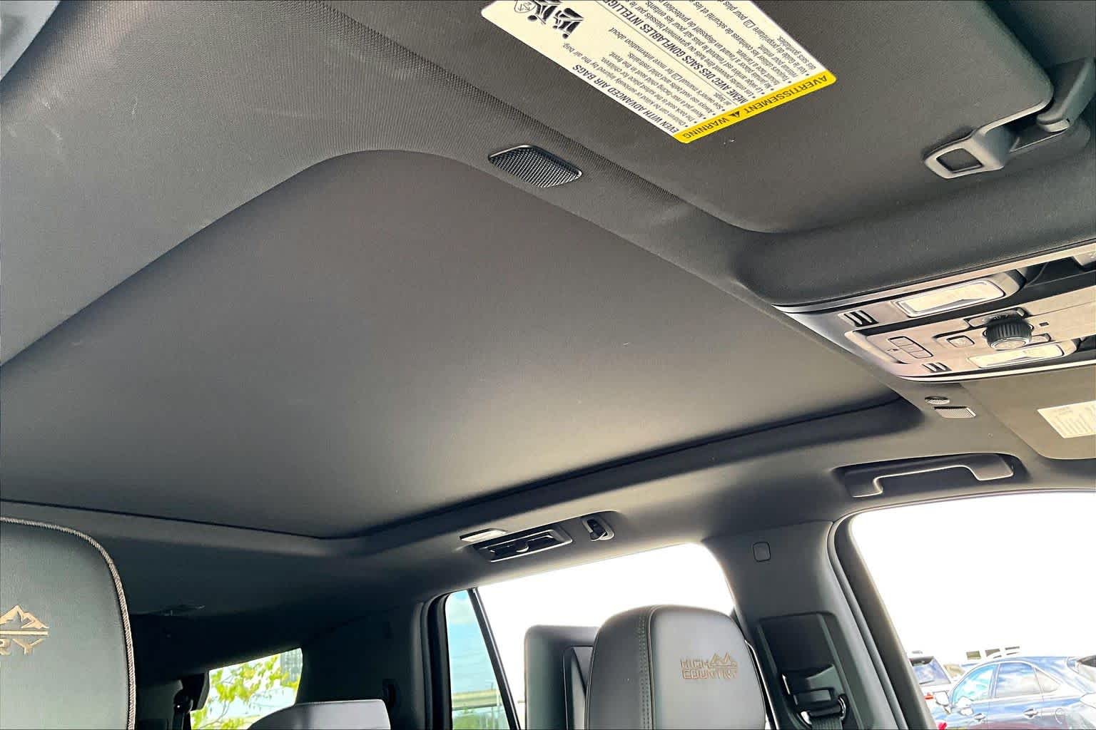 2021 Chevrolet Tahoe photo 12 of 32