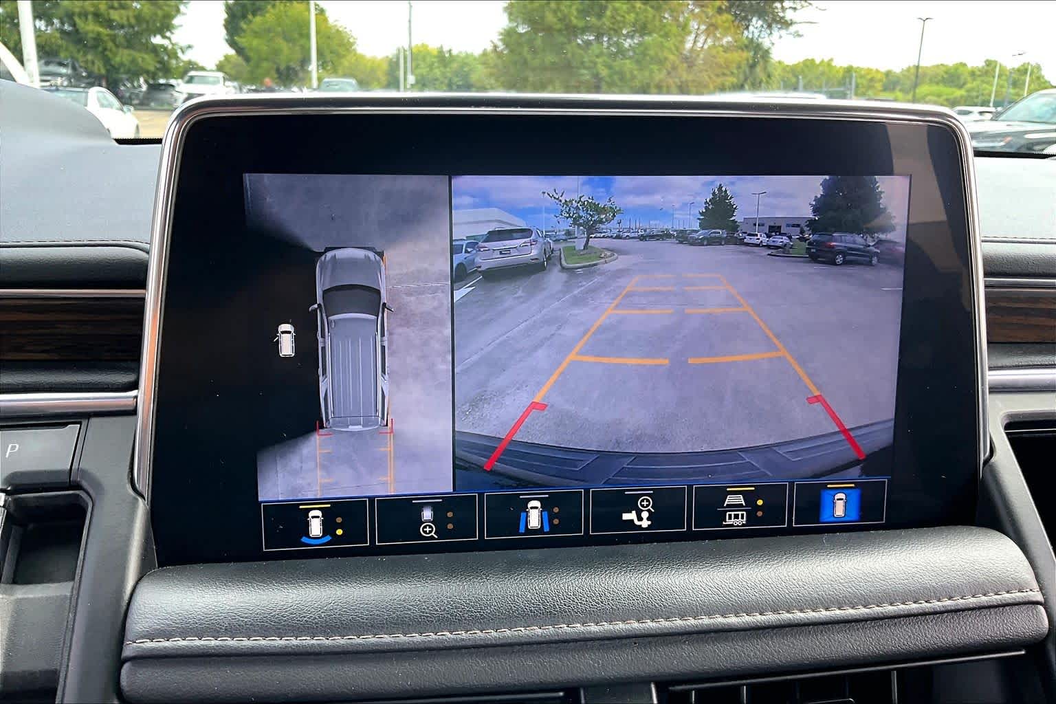 2021 Chevrolet Tahoe photo 22 of 32