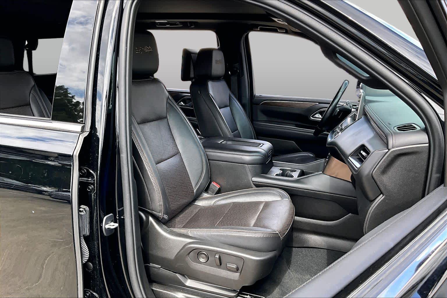 2021 Chevrolet Tahoe photo 8 of 32