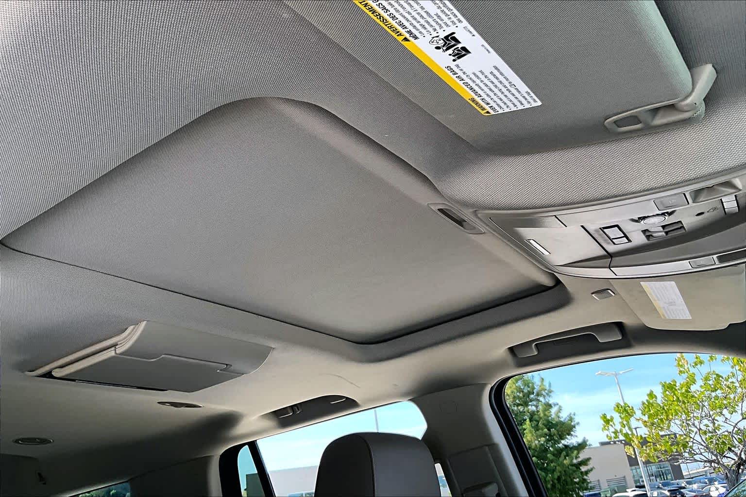 2017 Chevrolet Tahoe photo 13 of 35