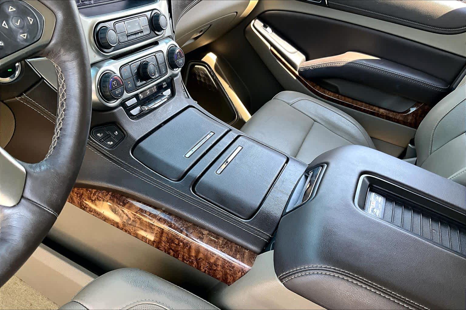 2017 Chevrolet Tahoe photo 15 of 35
