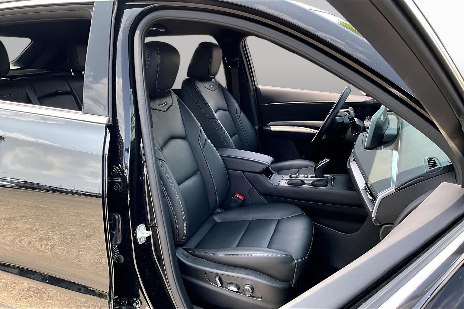 2025 Cadillac XT4 FWD Premium Luxury Stellar Black Metallic at Davis Chevrolet