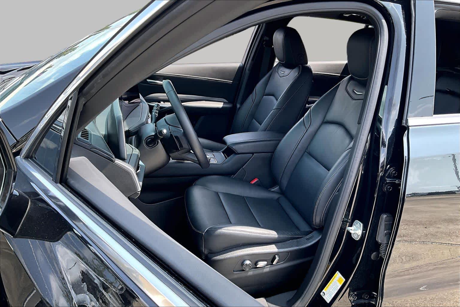 2025 Cadillac XT4 FWD Premium Luxury Stellar Black Metallic at Davis Chevrolet