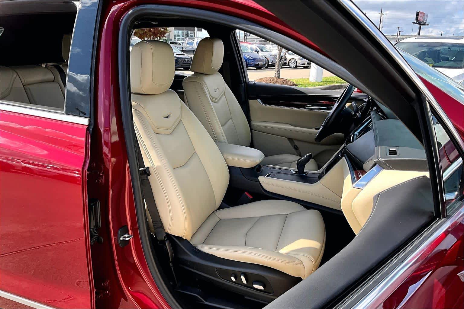 2019 Cadillac XT5 Luxury FWD Red Horizon Tintcoat at Mercedes-Benz of Houston North