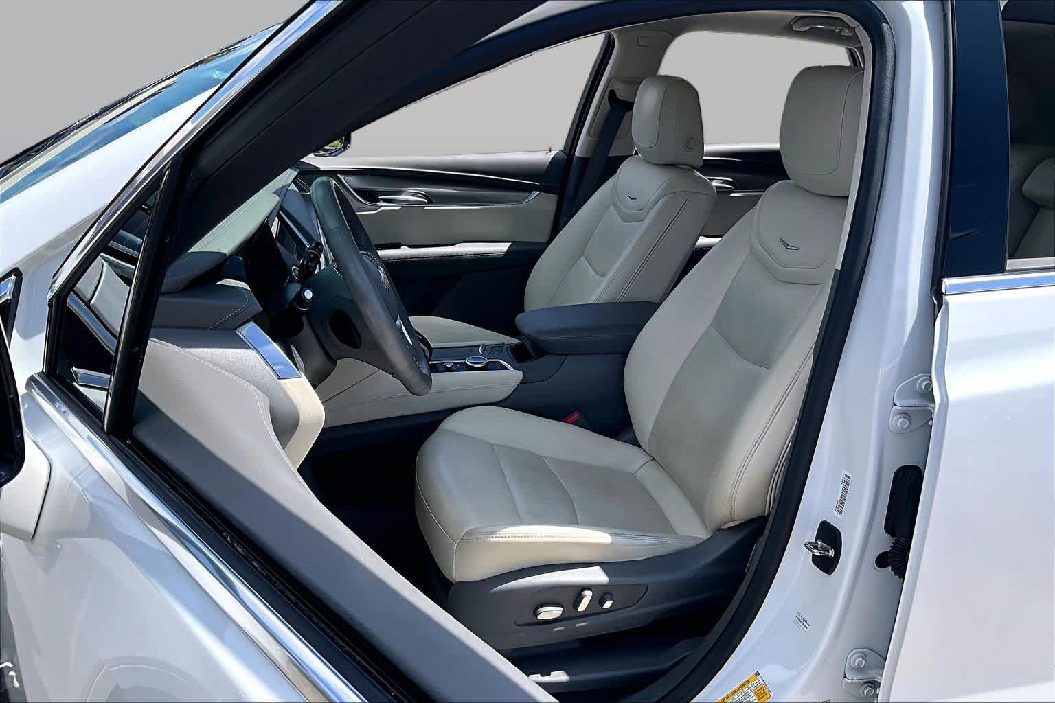 2023 Cadillac XT5 FWD Premium Luxury Crystal White Tricoat at Ron Craft Chevrolet Cadillac