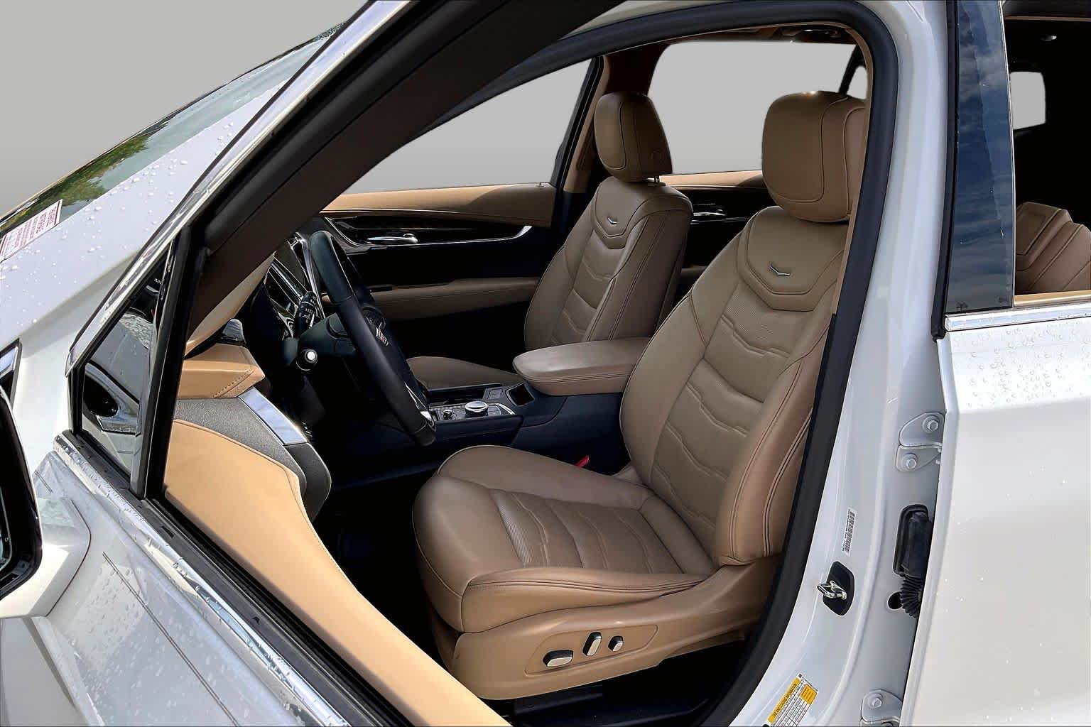 2021 Cadillac XT6 photo 6 of 34