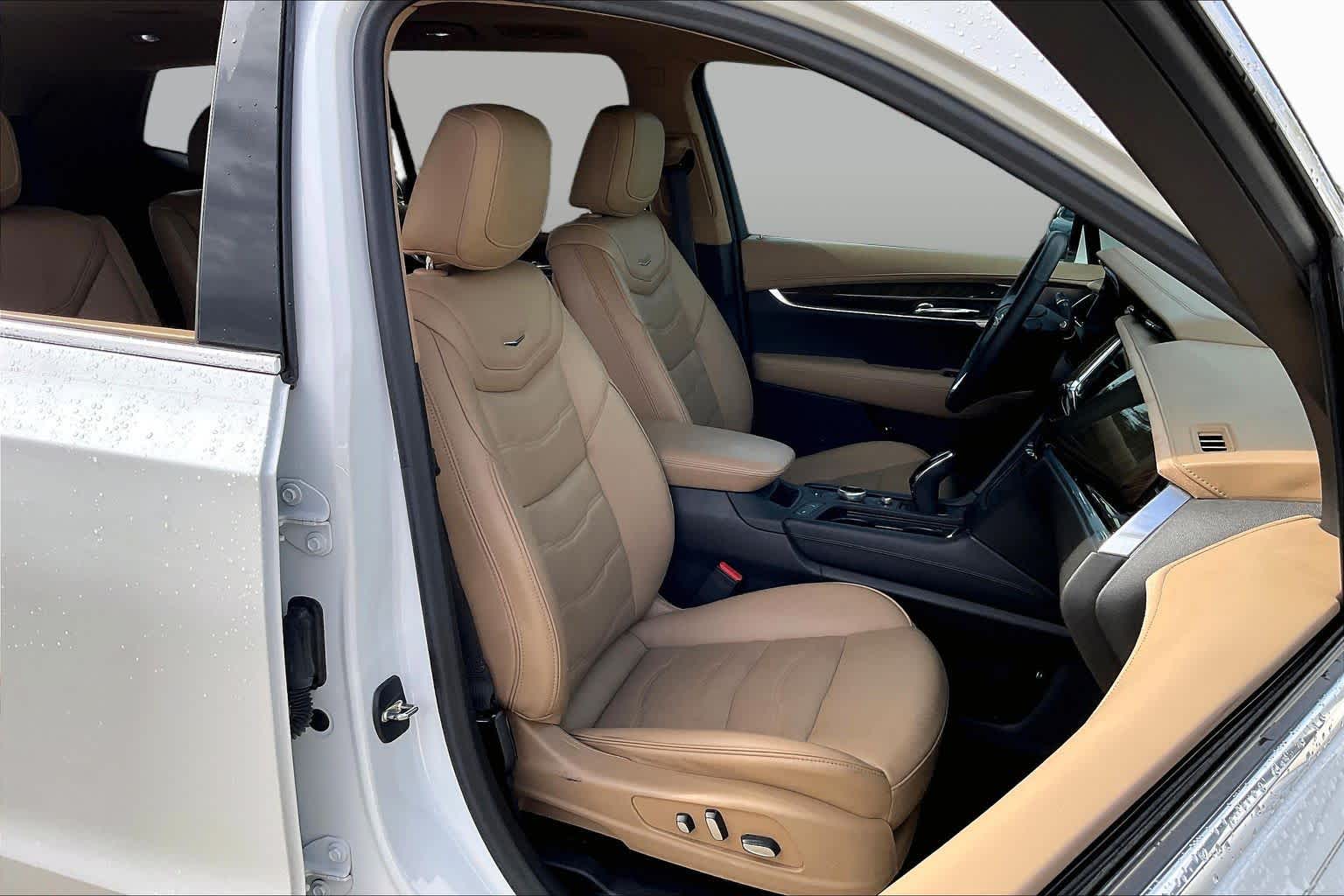 2021 Cadillac XT6 photo 7 of 34