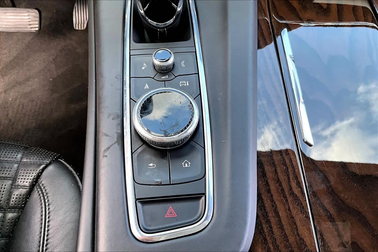 2022 Cadillac Escalade photo 34 of 35