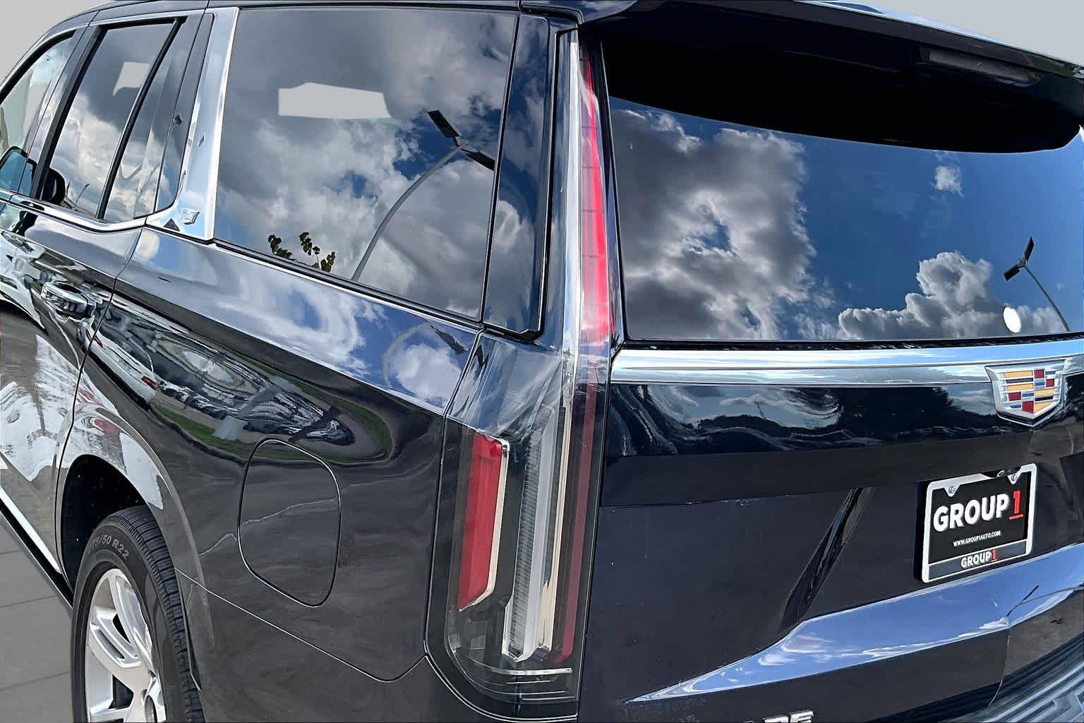 2022 Cadillac Escalade photo 27 of 35