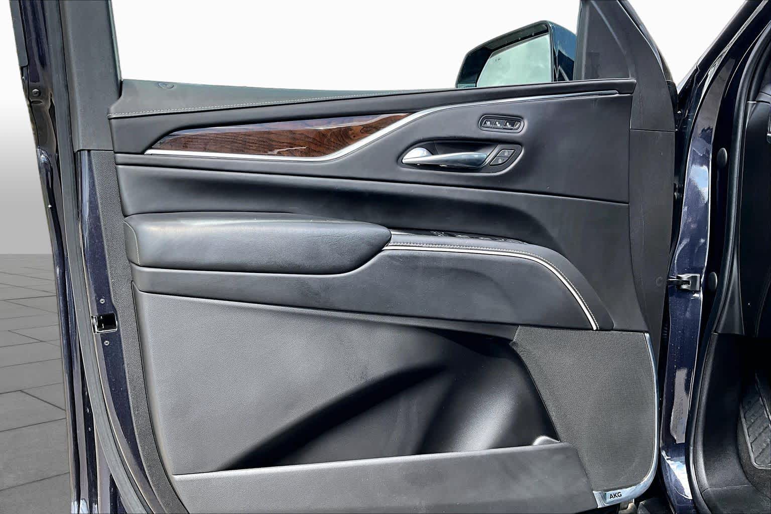 2022 Cadillac Escalade photo 20 of 35