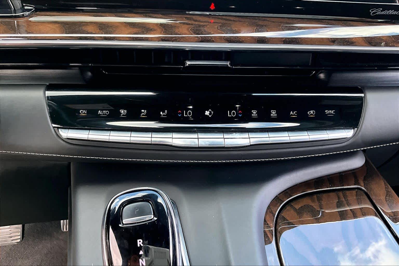 2022 Cadillac Escalade photo 33 of 35