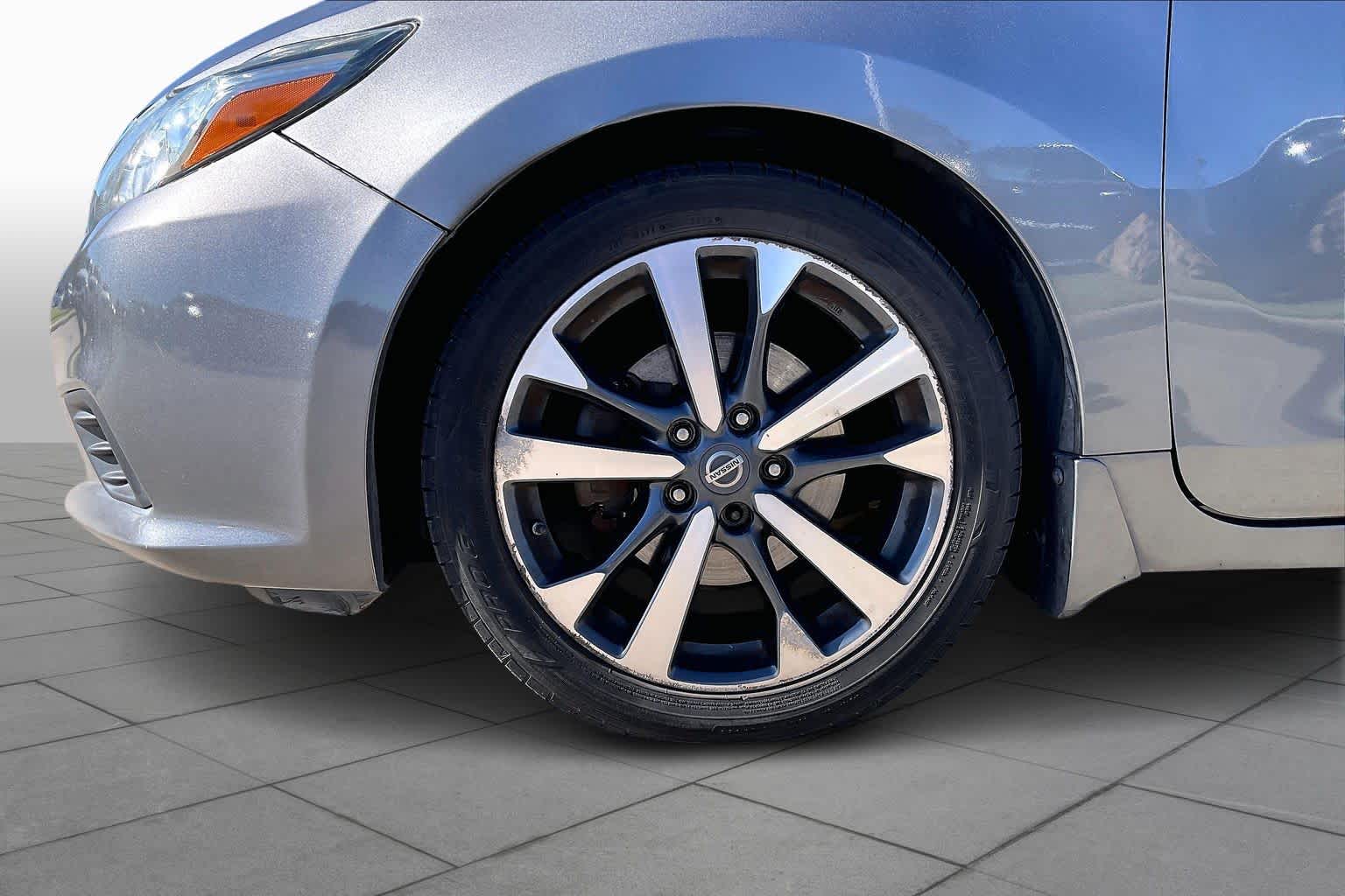 2016 Nissan Altima 2.5 SR Gun Metallic at Sterling McCall Nissan