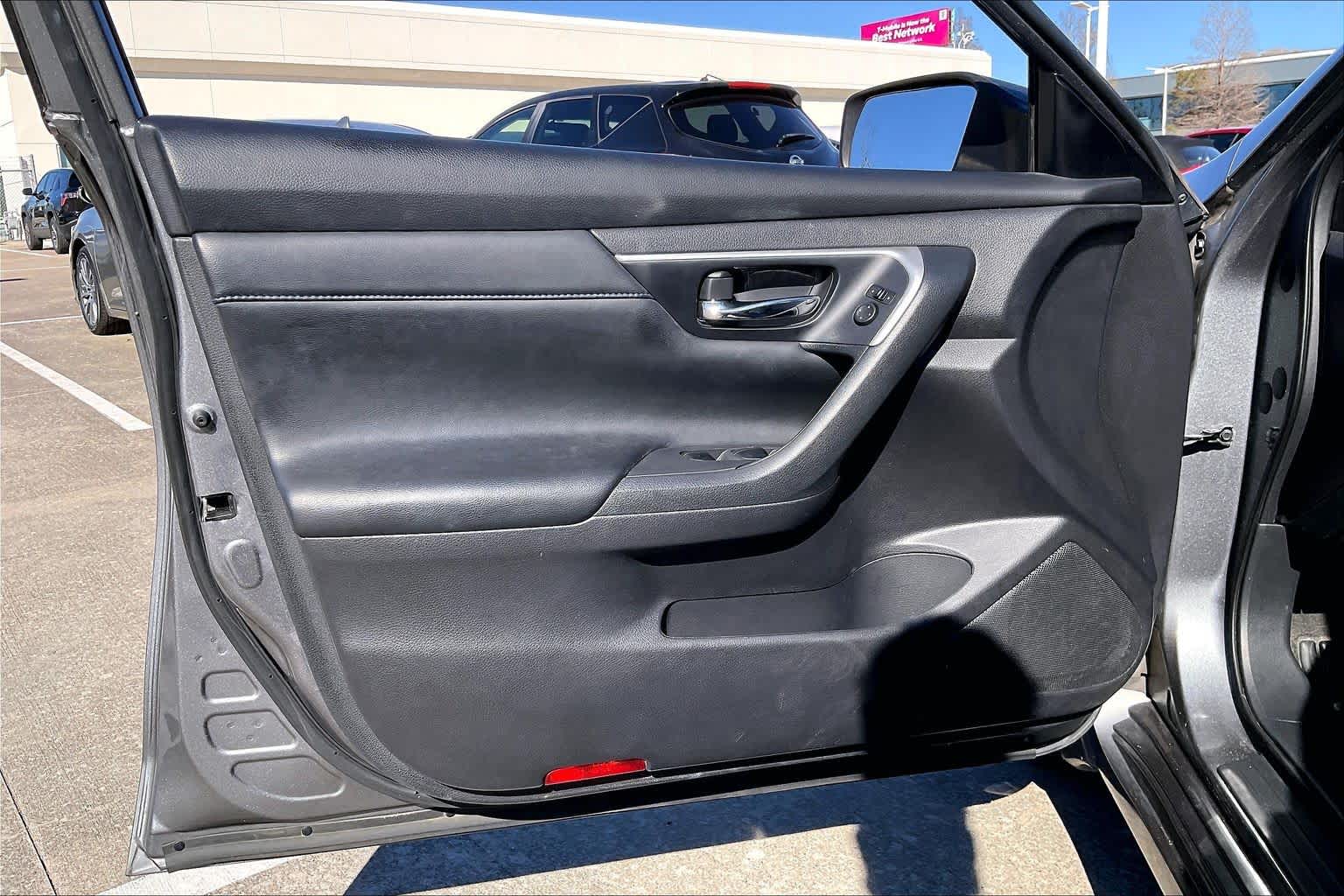 2016 Nissan Altima 2.5 SR Gun Metallic at Sterling McCall Nissan