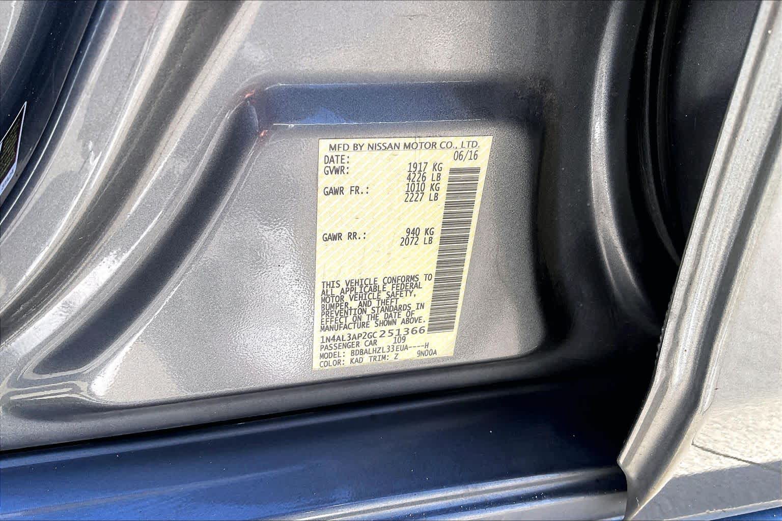 2016 Nissan Altima 2.5 SR Gun Metallic at Sterling McCall Nissan