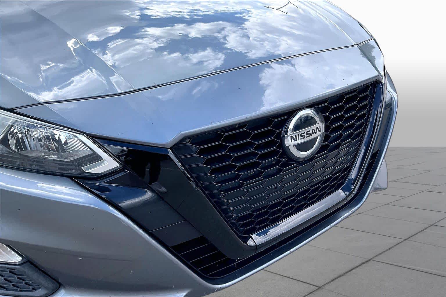 2020 Nissan Altima photo 27 of 33