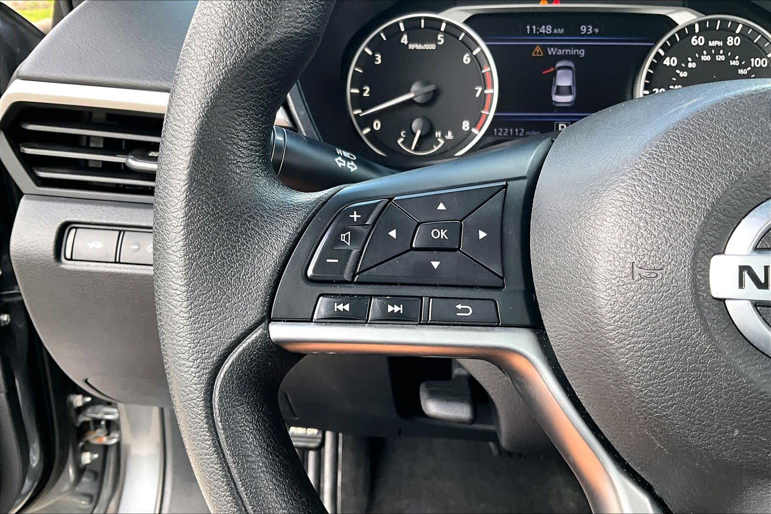 2020 Nissan Altima photo 21 of 33