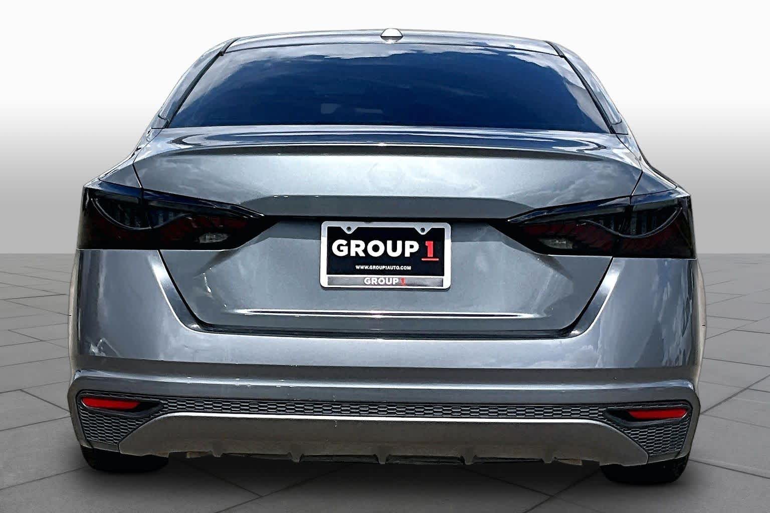 2020 Nissan Altima photo 5 of 33