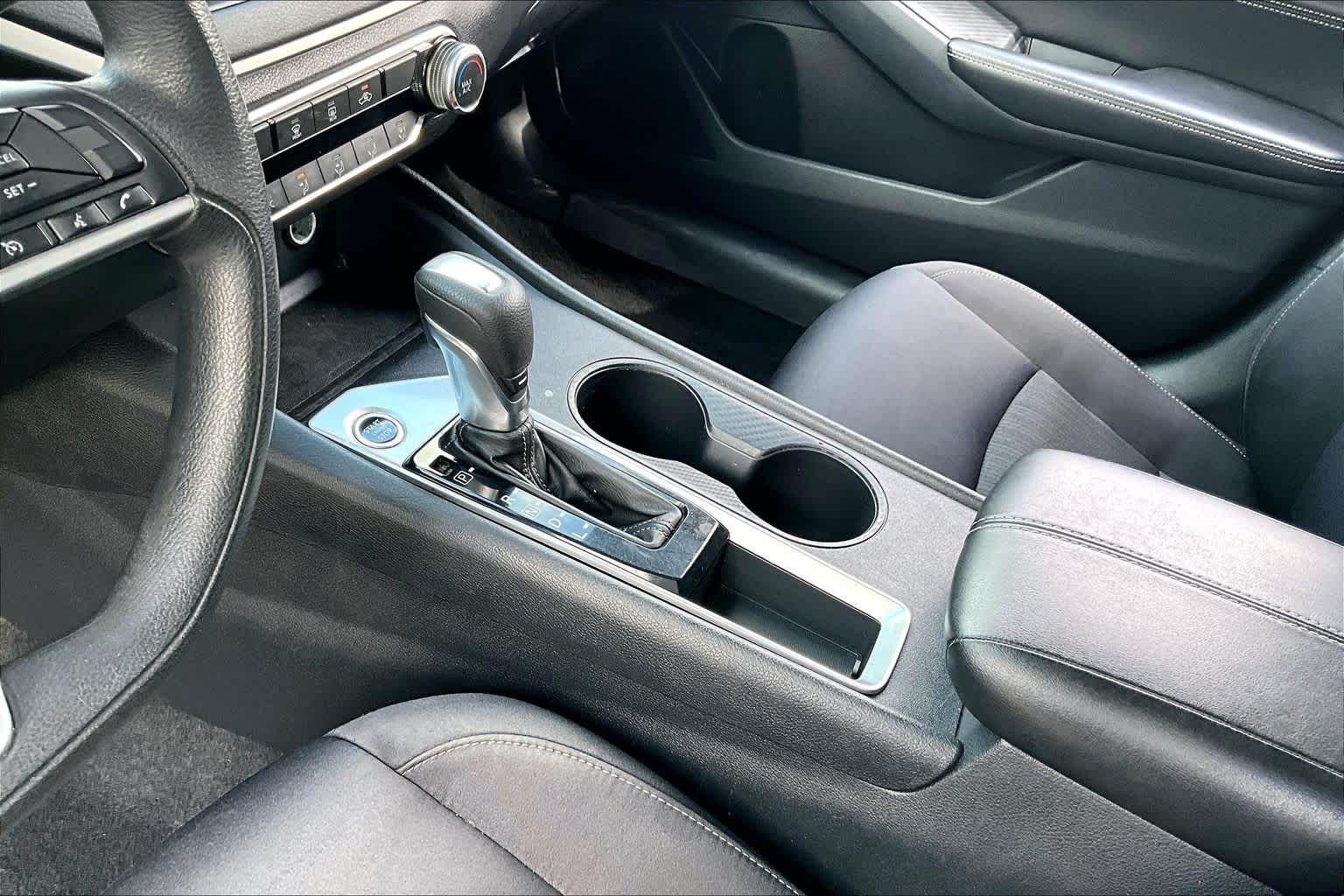 2020 Nissan Altima photo 14 of 33