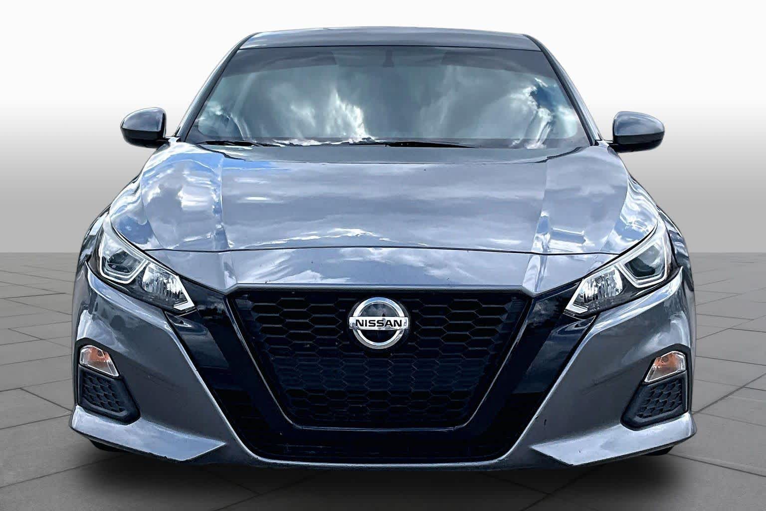2020 Nissan Altima photo 4 of 33