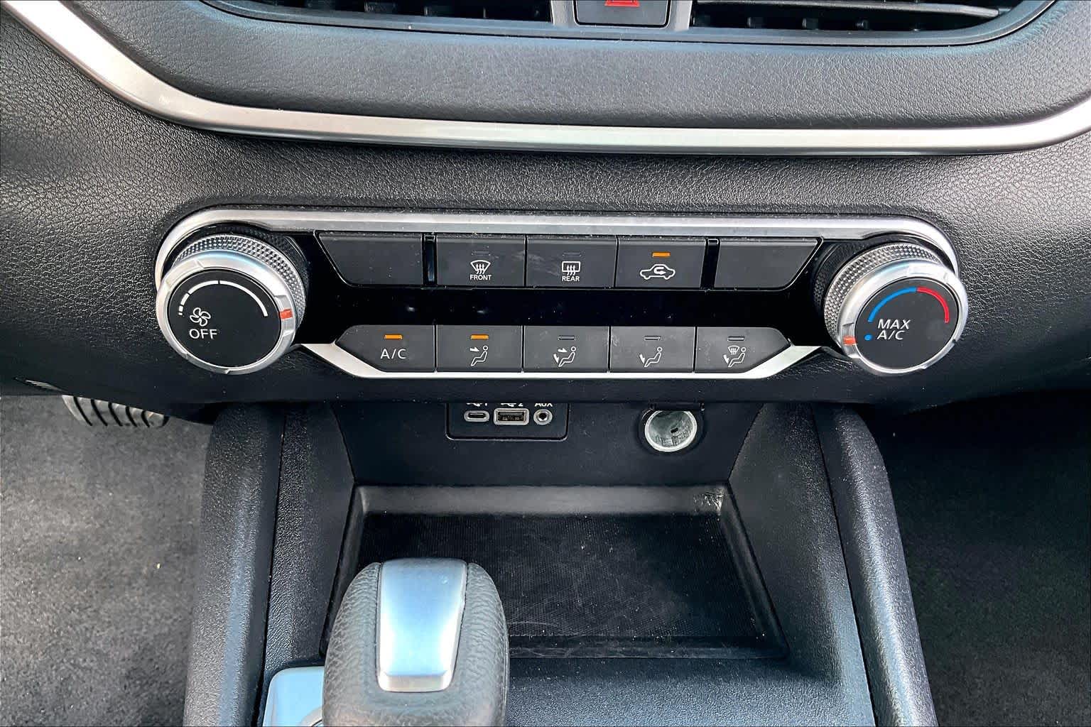 2020 Nissan Altima photo 31 of 33