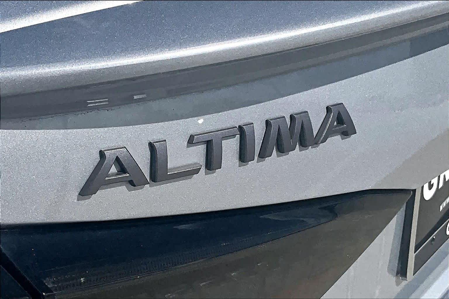 2023 Nissan Altima 2.5 SR Brilliant Silver Metallic at Davis Chevrolet